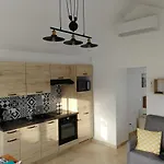 Petite Maison Refaite à Neuf Proche Mèze