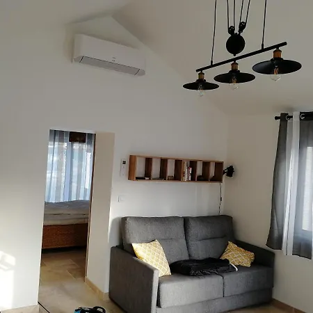 Petite Maison Refaite A Neuf Proche Meze
