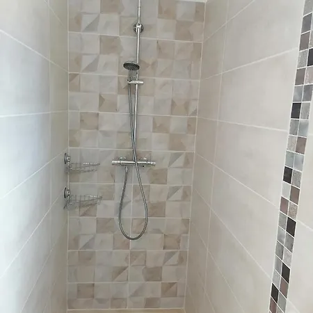 Petite Maison Refaite A Neuf Proche *