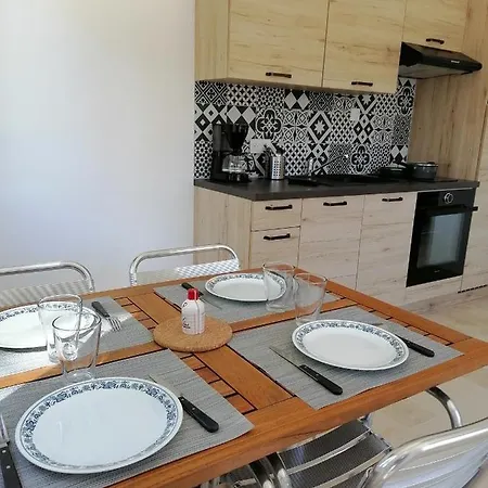 Dom wakacyjny Petite Maison Refaite A Neuf Proche