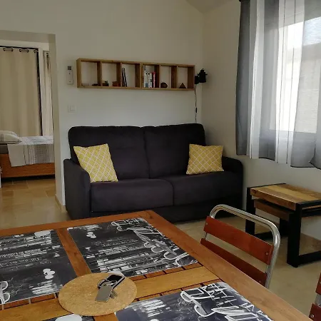 Hébergement de vacances Petite Maison Refaite à Neuf Proche