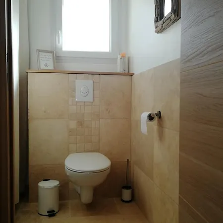 Petite Maison Refaite A Neuf Proche